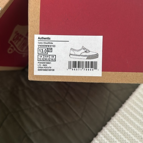 Vans Authentic Boys Size 13  Olive Lace Up Low Skate Sneaker Shoes - Picture 4 of 4